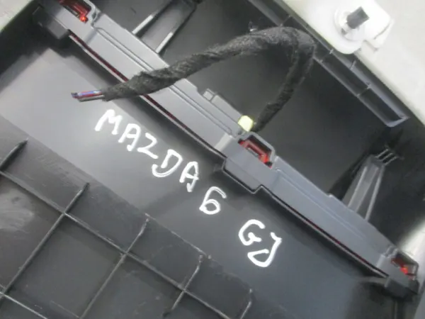 Mazda 6 III GJ Sedan kofferbakplank OEM PÓŁKA OSŁONA image 4