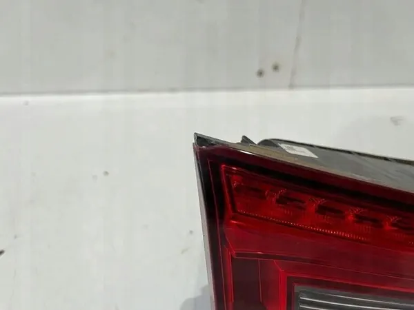 AUDI A3 8V5 Luz Trasera Izquierda OEM 8V5945093A image 2