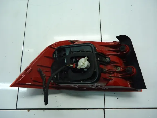 VW Passat B7 Kombi Luz Trasera Derecha 3AF945096C image 3