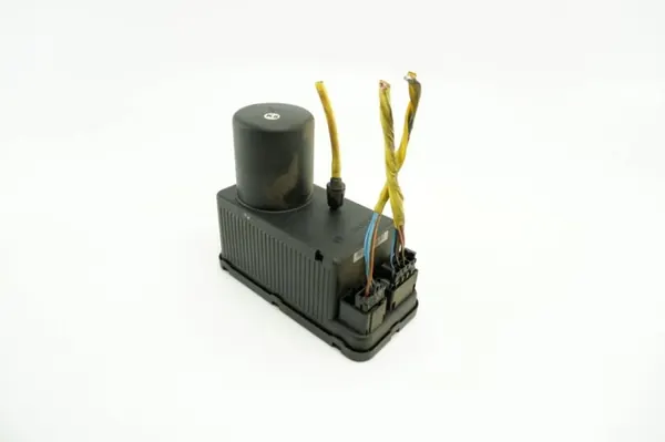 Mercedes central låspump OEM 2028001648 image 2