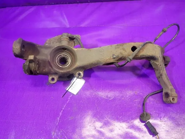 AUDI A4 B5 94-99 Mozzo anteriore destro OEM 8D0407258S image 2