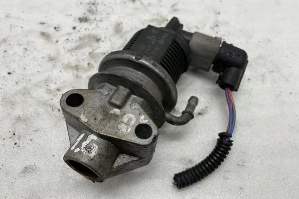 Módulos AUDI A4 1.8L gasolina 2009 06A131501J image 2