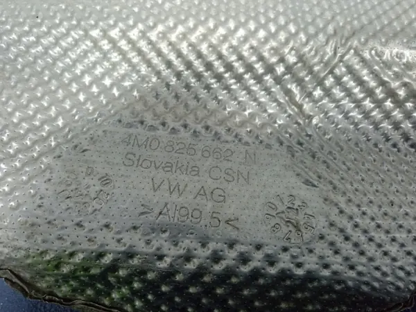 OEM 4M0825662N lämpösuojus Audi SQ8 Q8 4.0 TFSI:lle image 4