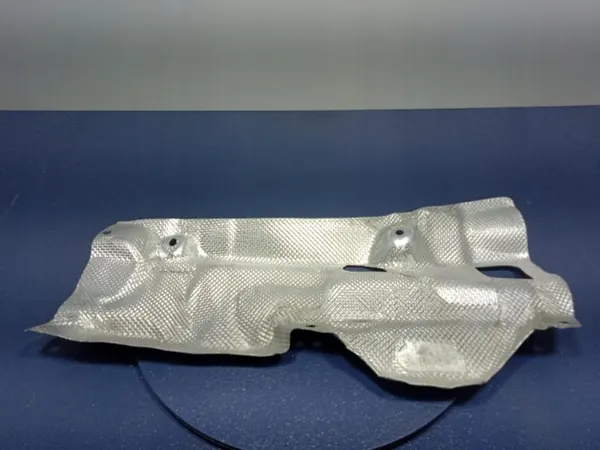 OEM 4M0825662N lämpösuojus Audi SQ8 Q8 4.0 TFSI:lle image 5