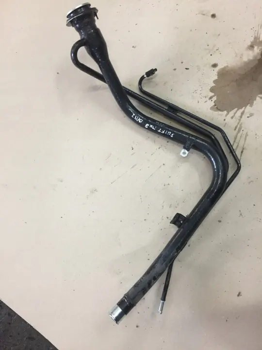 Pescoço de enchimento combustível SUZUKI SWIFT MK8 OEM image 2