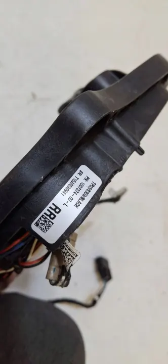 Tesla Model S Oikea Takaovenkahva OEM 100737400L image 4
