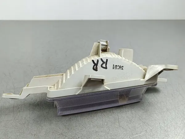 Luz de marcha à ré Hyundai Santa Fe V MX5 2025 924A4P6R image 6