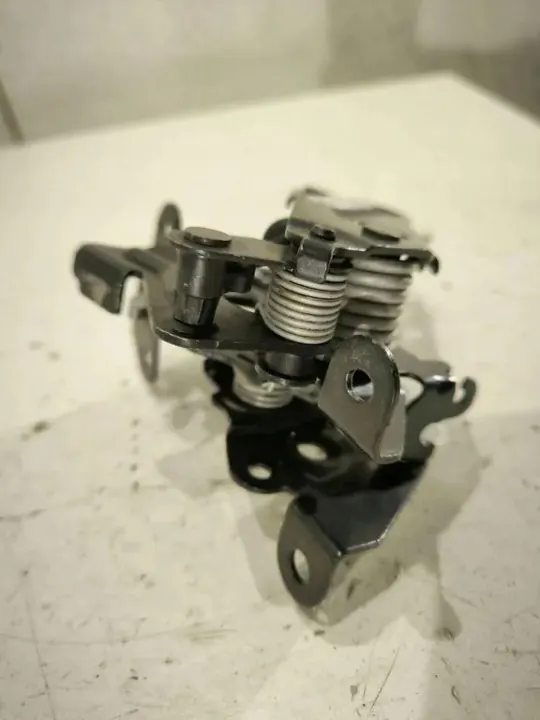 BMW Motorkapslot OEM 718376210 voor 7 Serie F01/F02 image 6