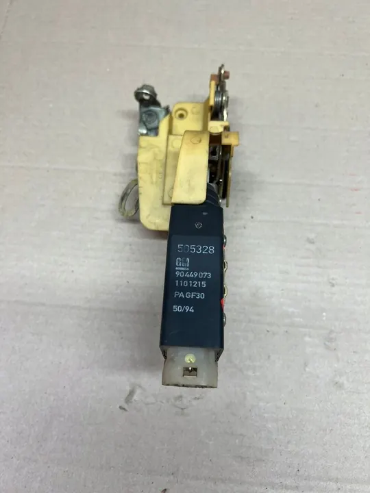 OPEL ASTRA F I HB 5D 91-94 Främre Höger Lås 5PIN image 2