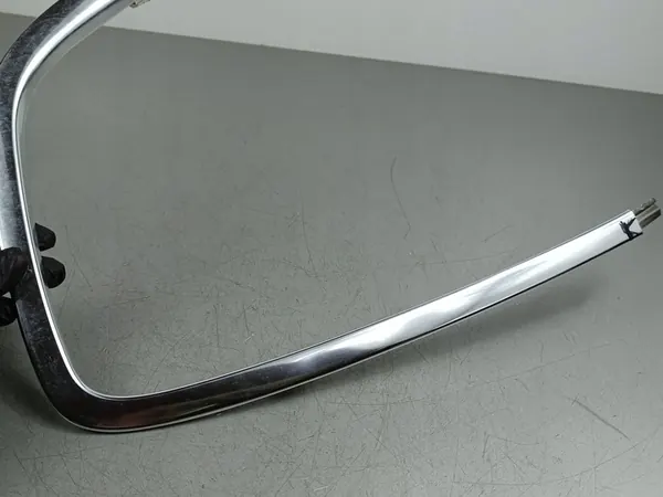 Maserati Levante 2018 Garniture de fenêtre latérale image 2