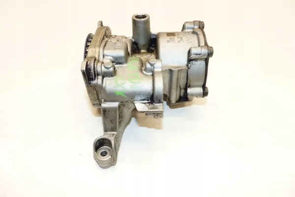Pompe à huile OEM 04L145208H + roue pour VW Golf VII image 3