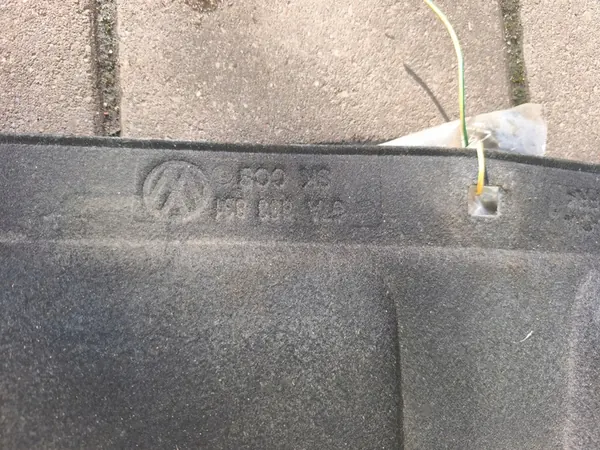 VW Touran Motorhuvudisolering 2015-2022 5TA863831 image 3