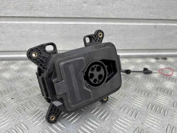 IG AUTO PEŁCZYN GNIAZDO RIVIAN Enchufe de carga image 2