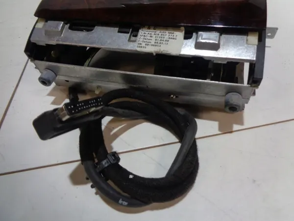 Audi Navigointilift 4E0857273F image 2