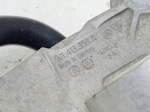 Barre stabilisatrice arrière Porsche Taycan OEM 9J1411025C image 6
