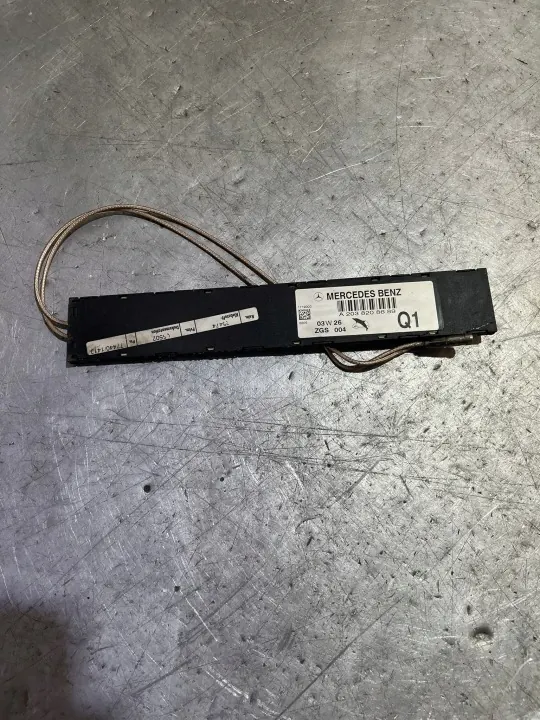 Mercedes-Benz Antennivahvistin OEM A2038208689 image 3