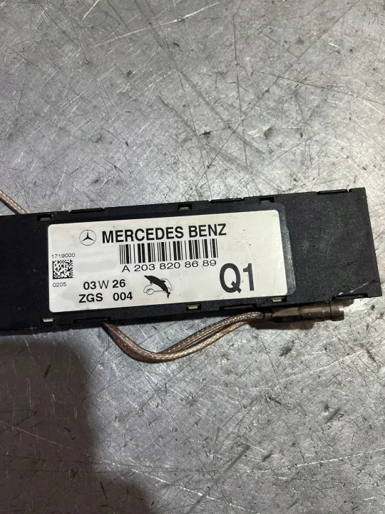 Mercedes-Benz Antennivahvistin OEM A2038208689 image 4
