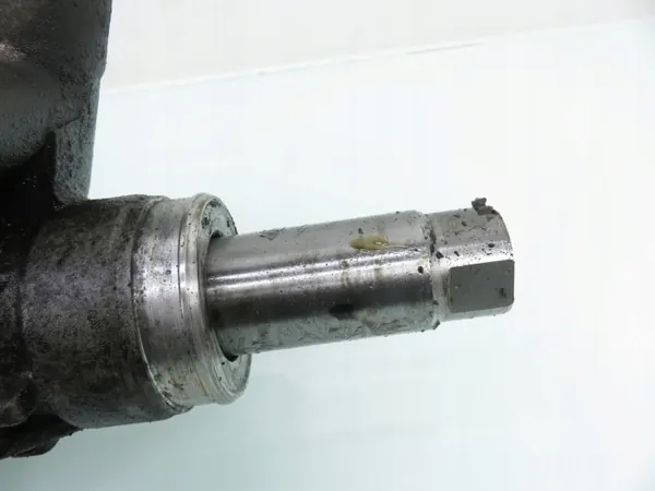 Käytetty Nissan OE hehkutulppa R51 Pathfinder III image 4