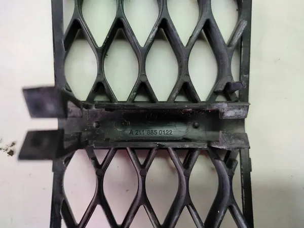 Grille de pare-chocs centrale MERCEDES-BENZ A2118850122 image 3