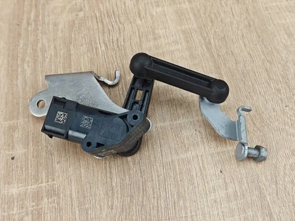 Strålkastarnivåsensor OEM 6895466 Höger Fram BMW image 2