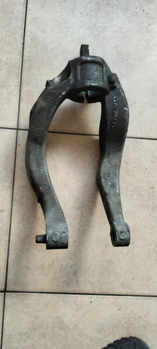 Suporte Amortecedor Volvo OEM 31380635 Esquerdo Usado image 2