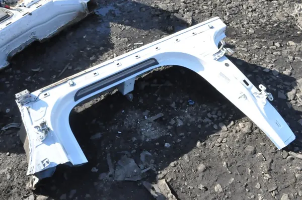 Kia X-Ceed rechte Türsäule OEM 273490 - Gebraucht image 3