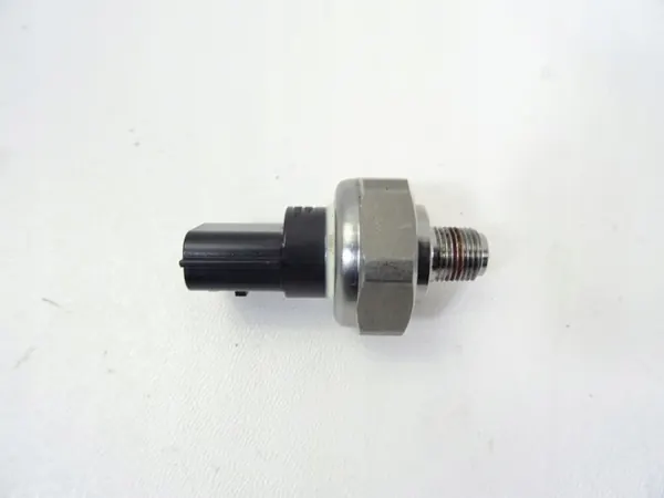 Nissan OEM Oliedruksensor 9790 2022R 9530KM image 3
