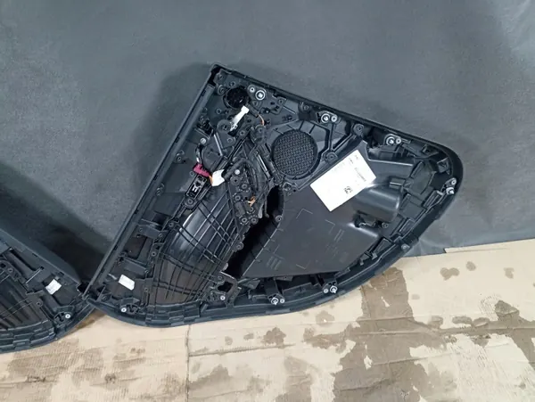 BMW X1 U11 Taka Sivupaneeli Vasen/Oikea OEM image 10