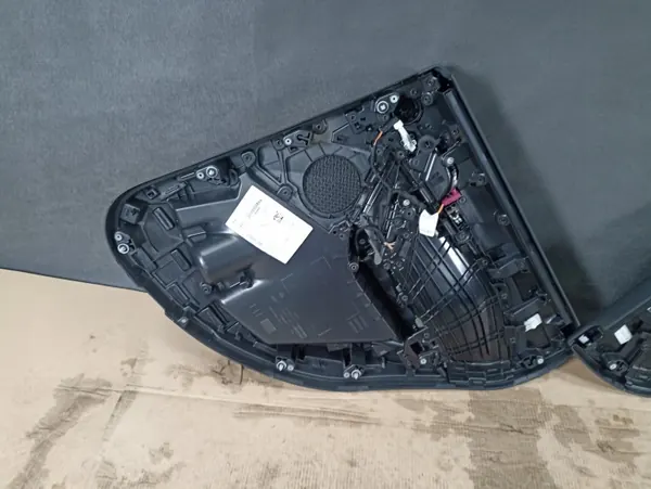 BMW X1 U11 Taka Sivupaneeli Vasen/Oikea OEM image 9
