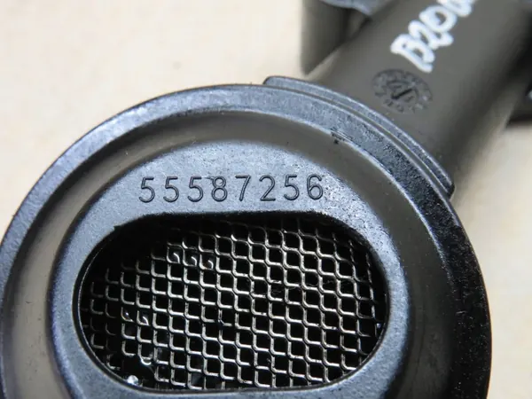 Opel OE Öljynsavuanturi OEM 55587256 Käytetty image 4