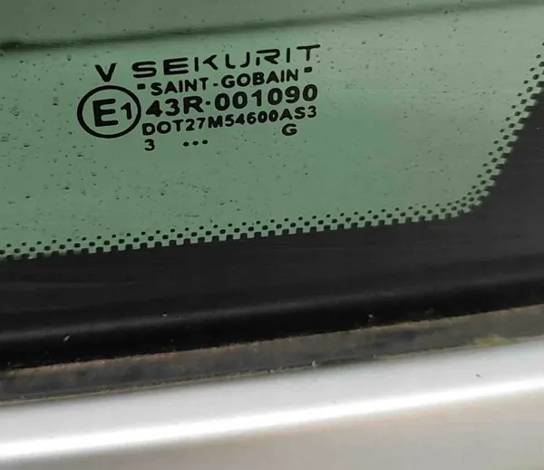 Vitre arrière droite Porsche Cayenne 9PA OEM 7L5845298 image 8