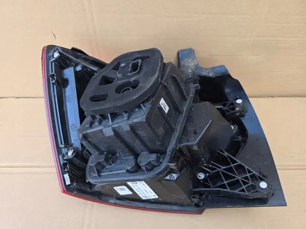 VW Polo Lámpara Trasera Derecha 2G 2G0 image 3