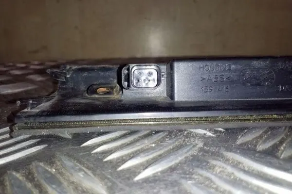 Luz de Parada Adicional FORD KUGA I 2009 image 2