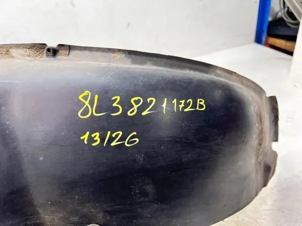 Etuoikea lokasuoja OEM 8L0821172B Audi A3 8L:lle image 5