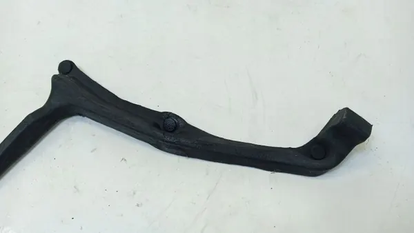 Konepellitiiviste vasen puoli OEM 12397 Mitsubishi 3000GT image 3