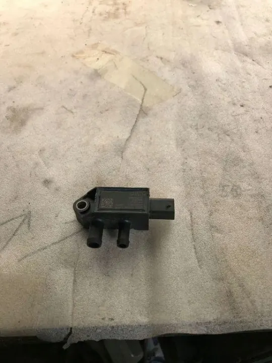 Brandstofdruksensor OEM 31697983 voor Volvo 1.5L image 2