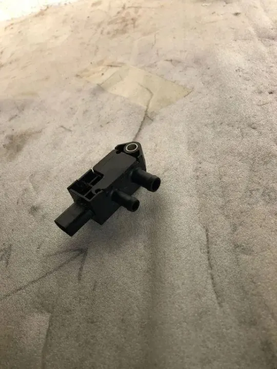Brandstofdruksensor OEM 31697983 voor Volvo 1.5L image 3
