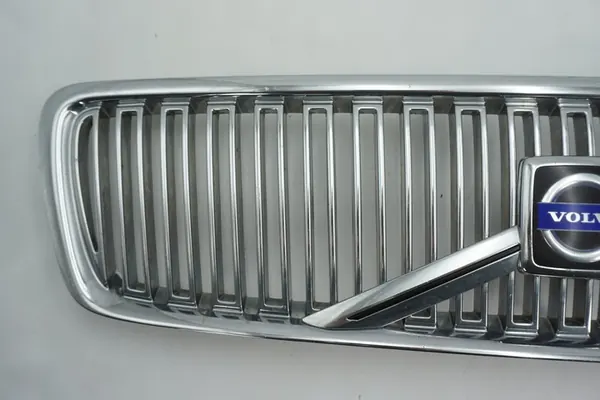 Grill Volvo V70 8659875 image 2