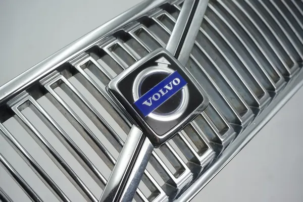 Grill Volvo V70 8659875 image 5