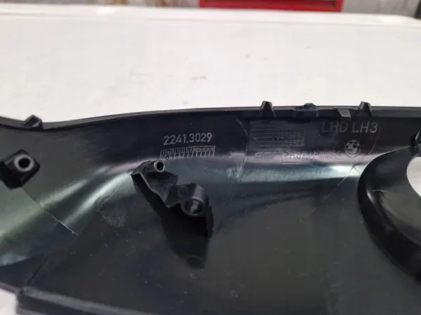 BMW OEM 2241.3029 Nedre Spegelskydd Vänster image 3