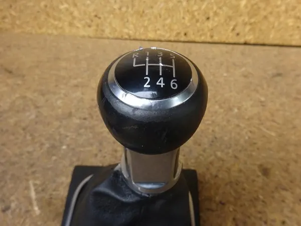 VW GOLF V R32 Växelspak Knopp Set 1K0711113BE image 3