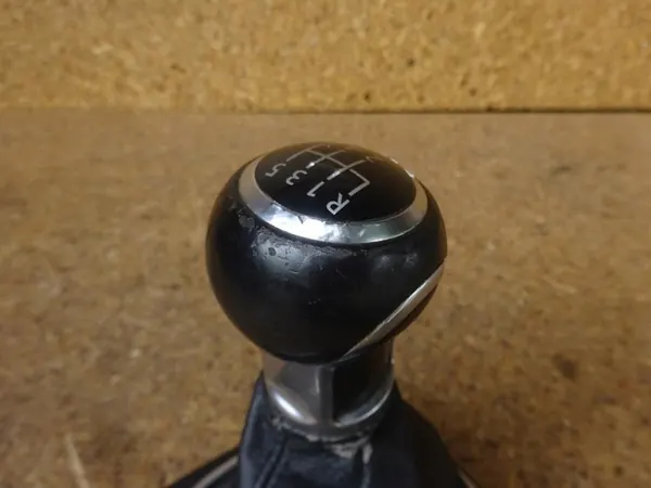 VW GOLF V R32 Växelspak Knopp Set 1K0711113BE image 4