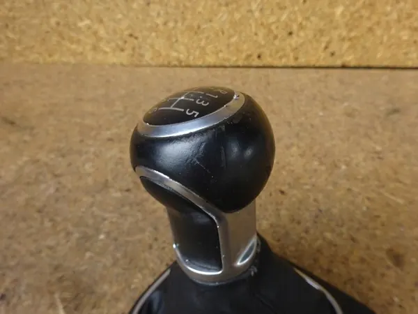 VW GOLF V R32 Växelspak Knopp Set 1K0711113BE image 5