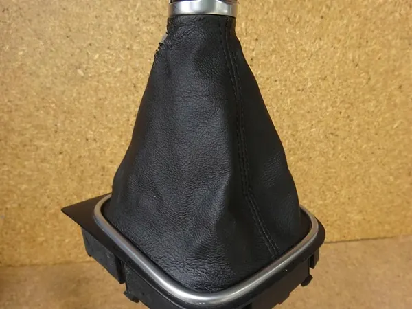 VW GOLF V R32 Växelspak Knopp Set 1K0711113BE image 8