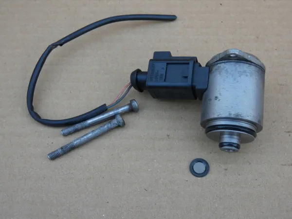 Audi A6 C6 Lyftsensor Ventil 4F0998317A - Begagnad image 5