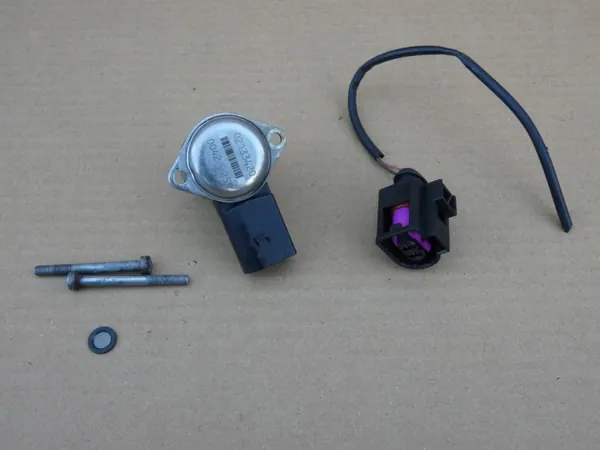 Audi A6 C6 Lyftsensor Ventil 4F0998317A - Begagnad image 6