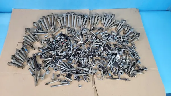 FORD KUGA MK3 Kori & Jousitus Ruuvit OEM 15kg image 2