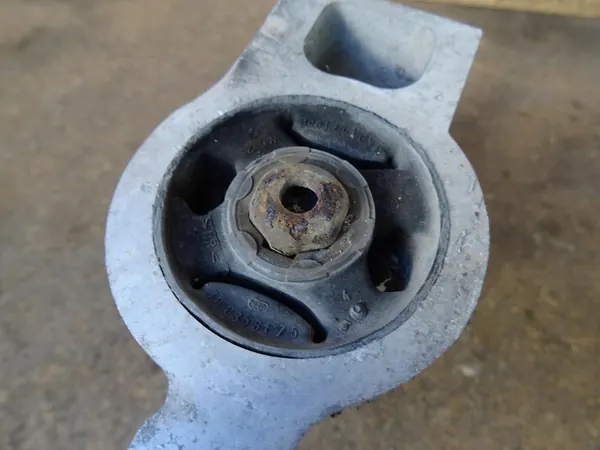 VW GOLF VI TOURAN AUDI A3 8P Braccio Oscillante Anteriore Destro 1K0199232J image 3