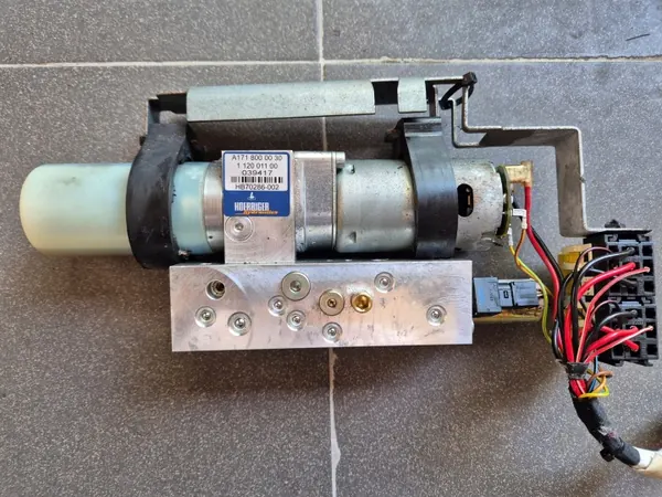 Pompe de toit Mercedes SLK R171 OEM 1718000030 image 2