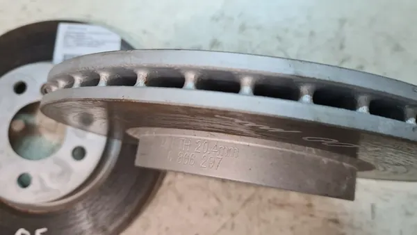 Disco de Freio Dianteiro BMW OE 34116866297 F39 F45 F48 MINI image 3